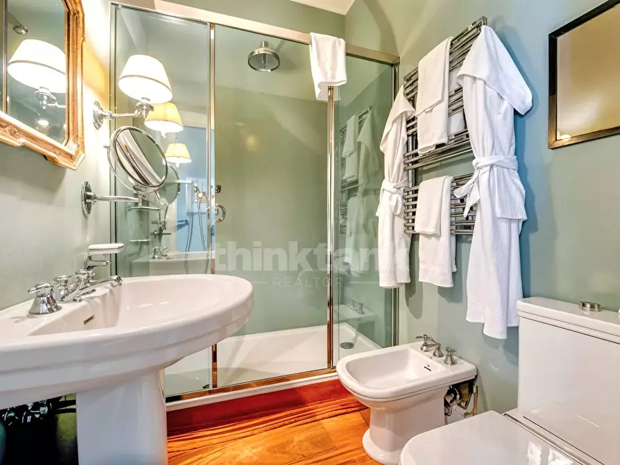 Immagine 23 di Villa in vendita  in Via Giacomo Scalini a Brunate