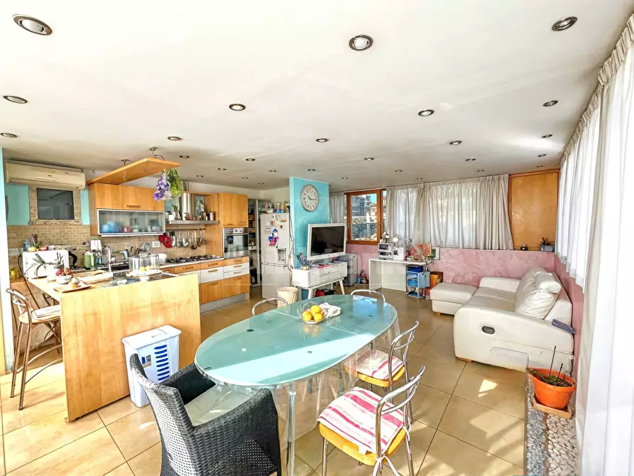 Immagine 10 di Attico in vendita  in via nuovaluce a Tremestieri Etneo