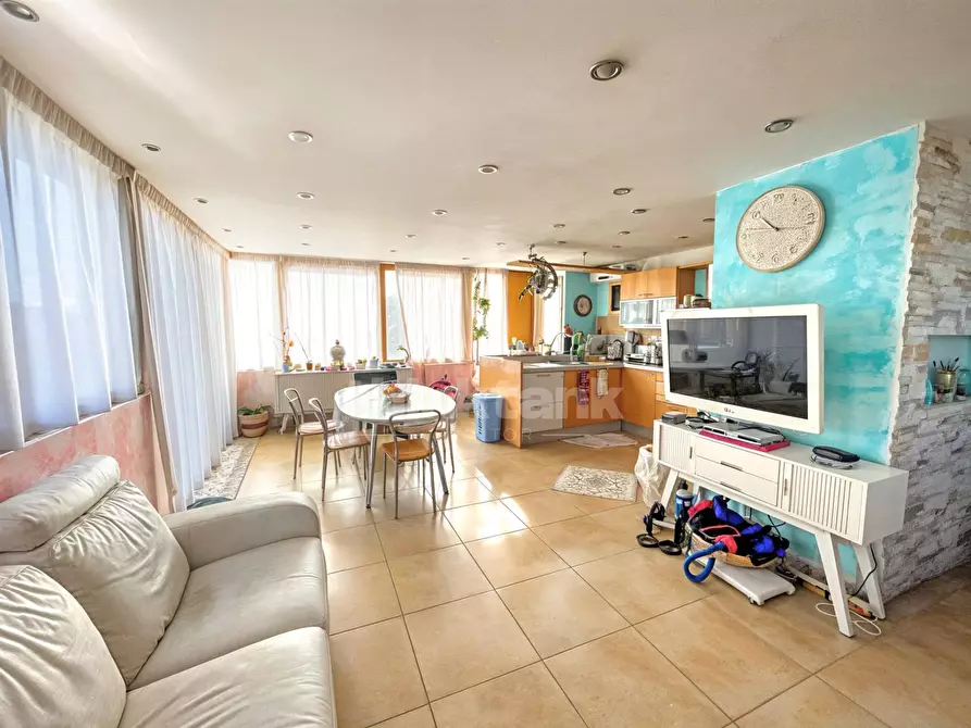 Immagine 11 di Attico in vendita  in via nuovaluce a Tremestieri Etneo