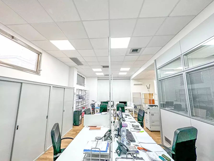 Immagine 7 di Locale commerciale in vendita  in Via senatore di Giovanni a Siracusa