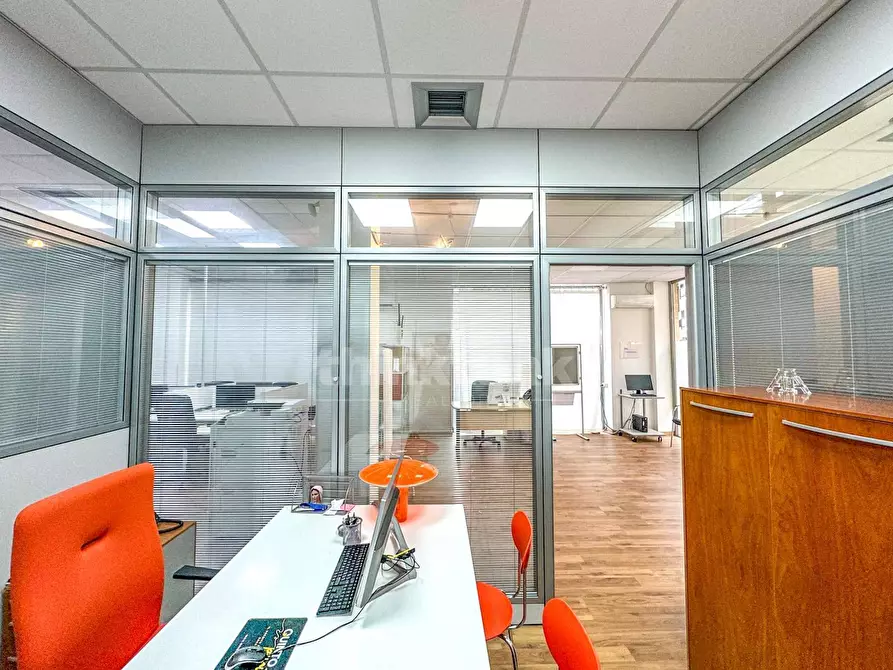 Immagine 10 di Locale commerciale in vendita  in Via senatore di Giovanni a Siracusa