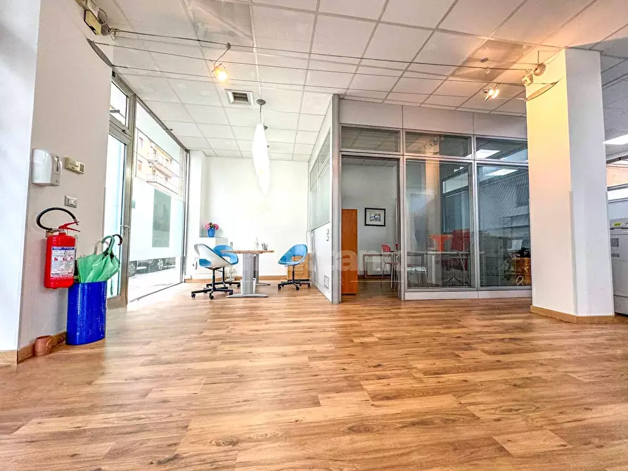 Immagine 5 di Locale commerciale in vendita  in Via senatore di Giovanni a Siracusa