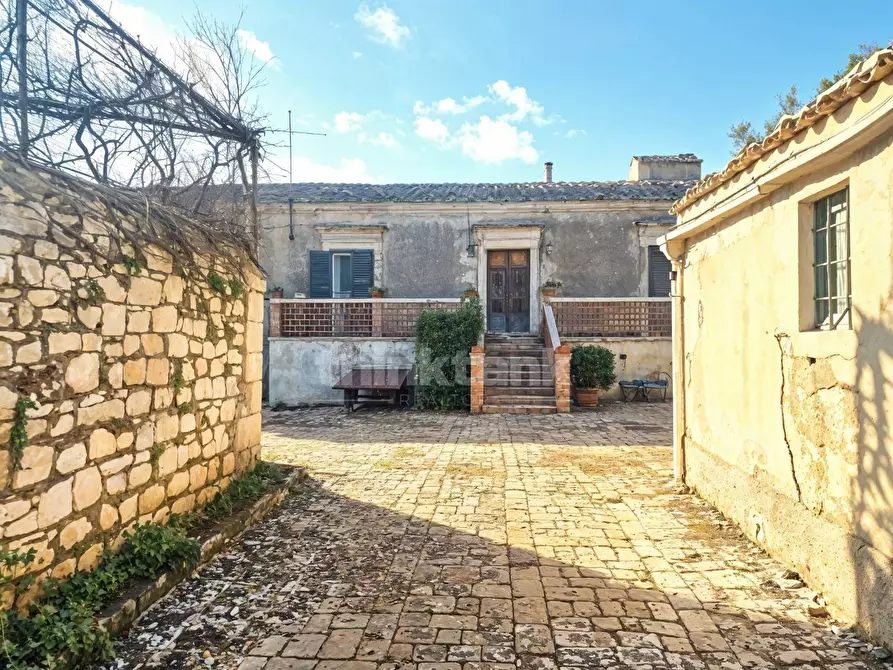 Immagine 10 di Villa in vendita  in contrada Tre Casucce Torre Arosta a Modica