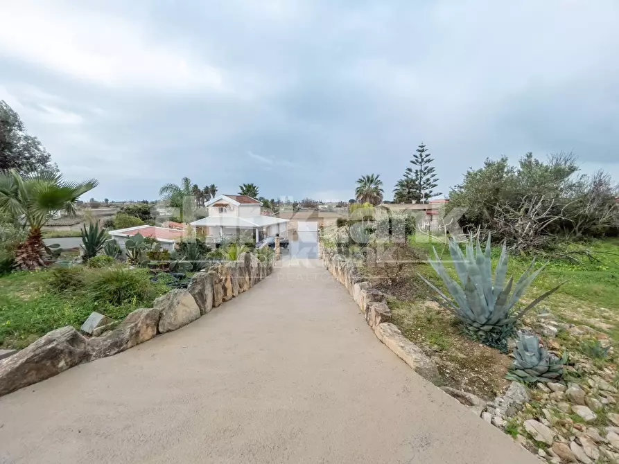 Immagine 30 di Villa in vendita  in Via delle Viole a Ispica