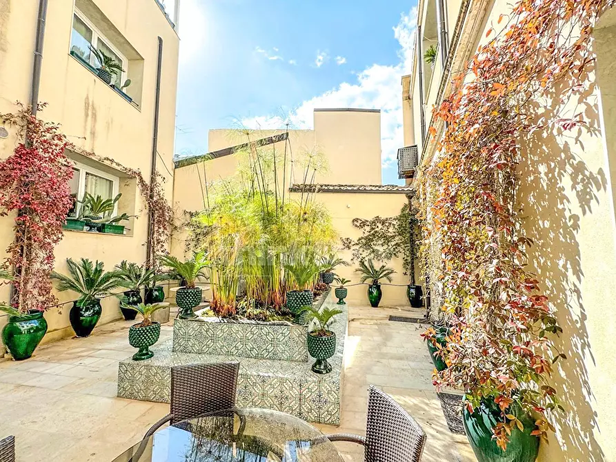 Immagine 23 di Loft/Open space in vendita  in via Aurispa a Noto