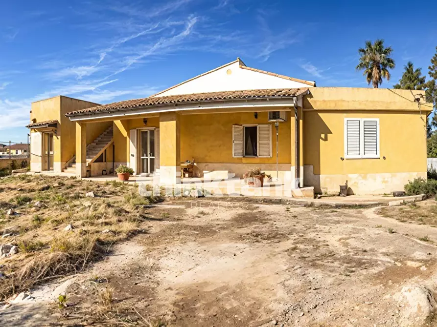 Immagine 1 di Villa in vendita  in via Paolo Borsellino a Augusta