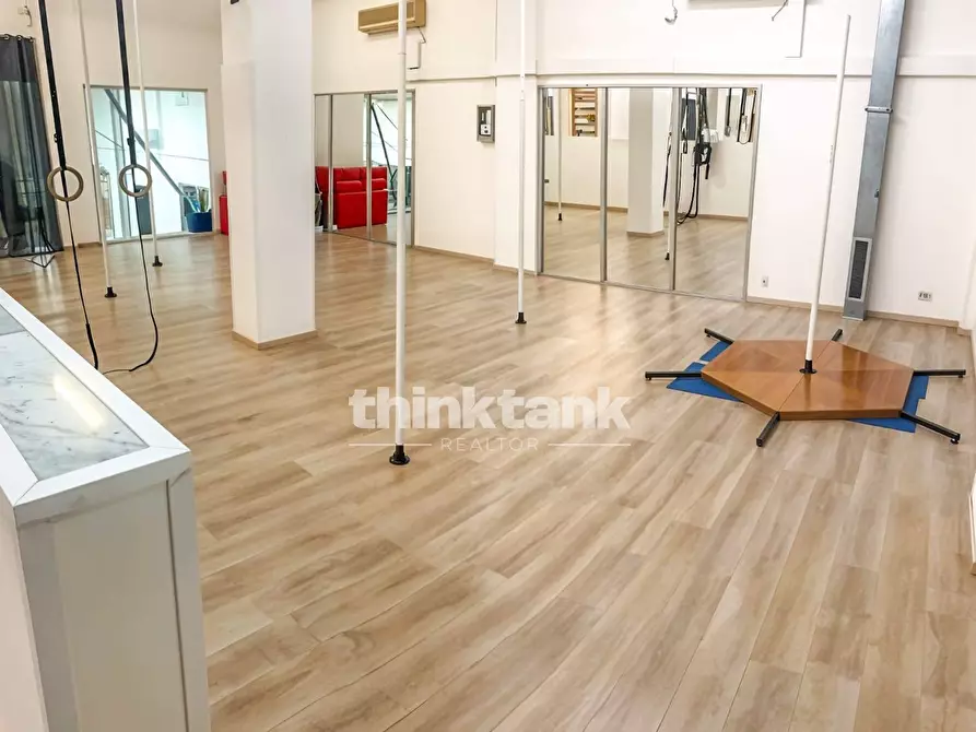 Immagine 2 di Locale commerciale in vendita  in via nizzeti a Tremestieri Etneo