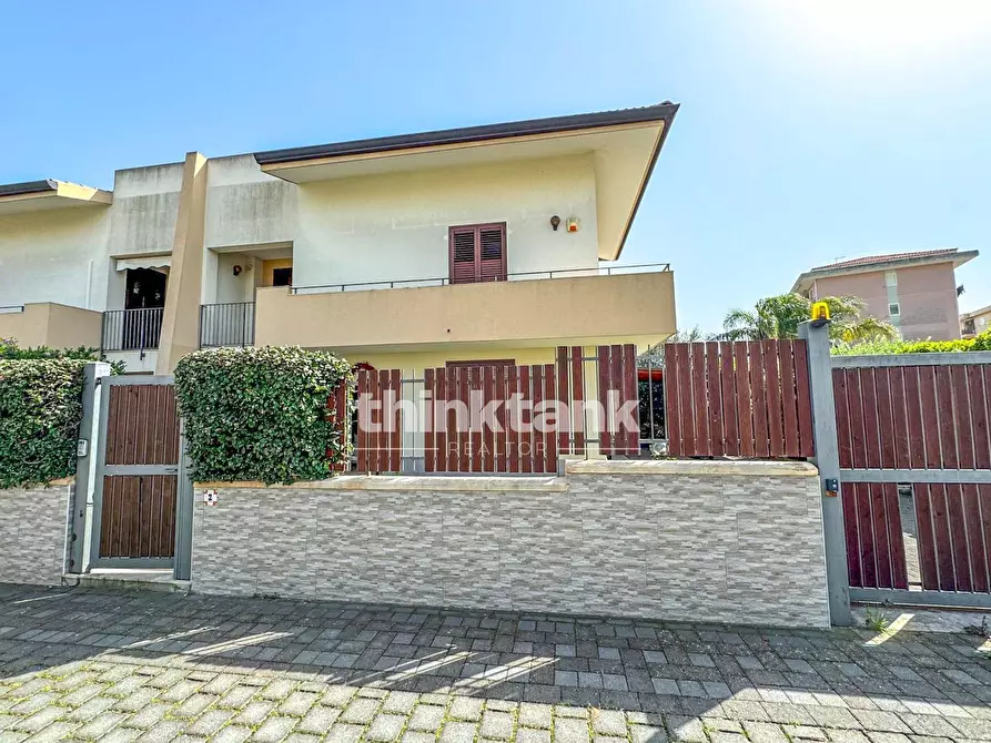 Immagine 1 di Villa in vendita  in Via pippo fava a Siracusa