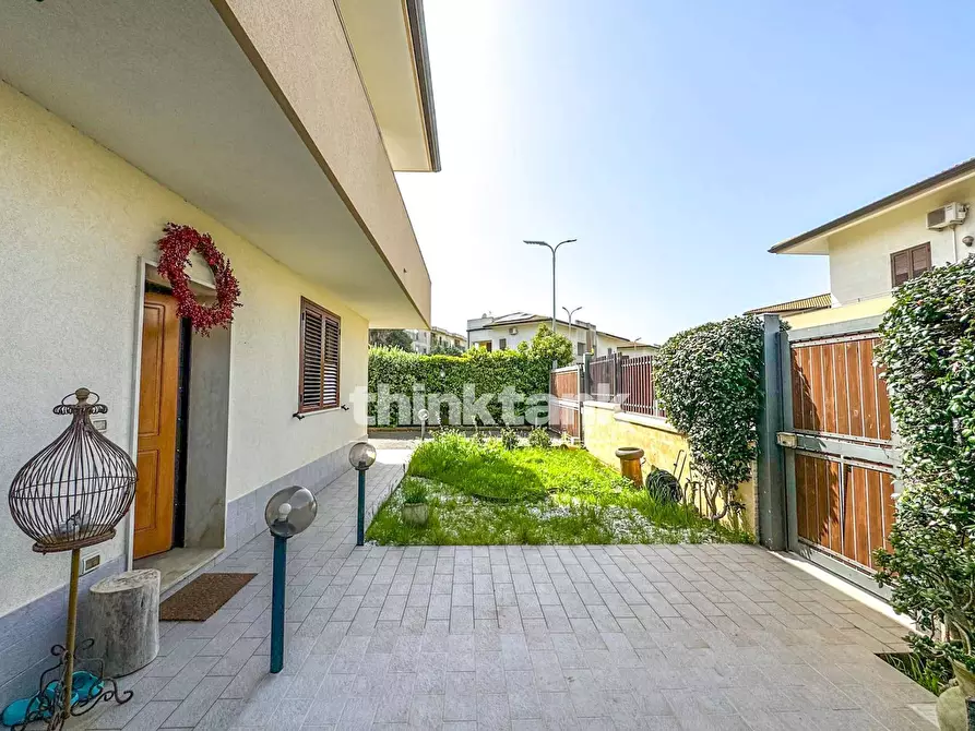 Immagine 3 di Villa in vendita  in Via pippo fava a Siracusa