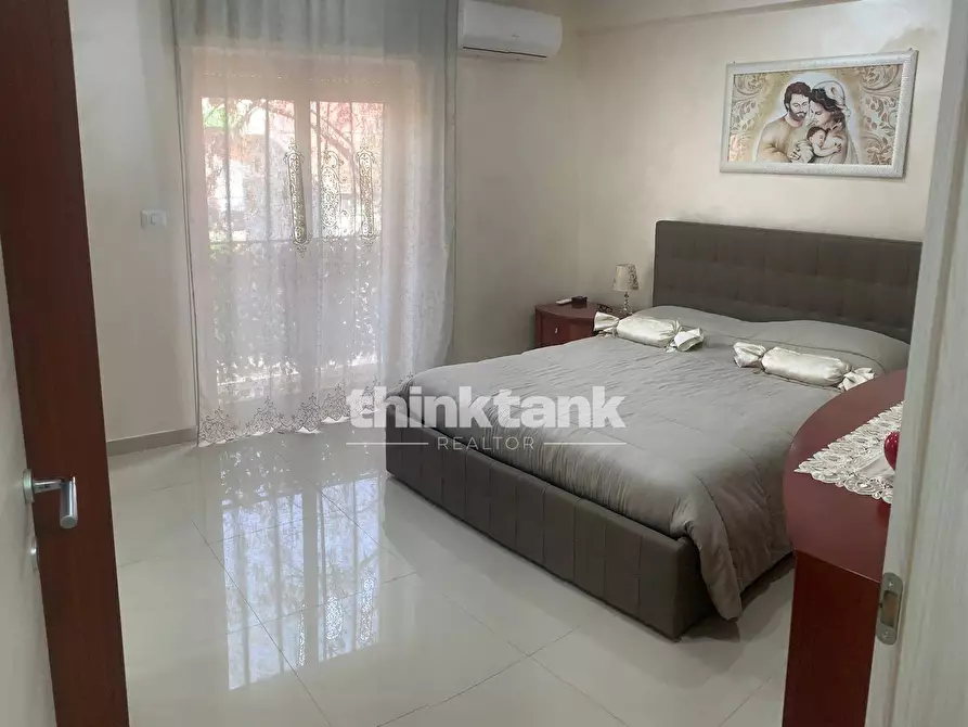 Immagine 4 di Appartamento in vendita  in Via Etnea a Santa Maria Di Licodia