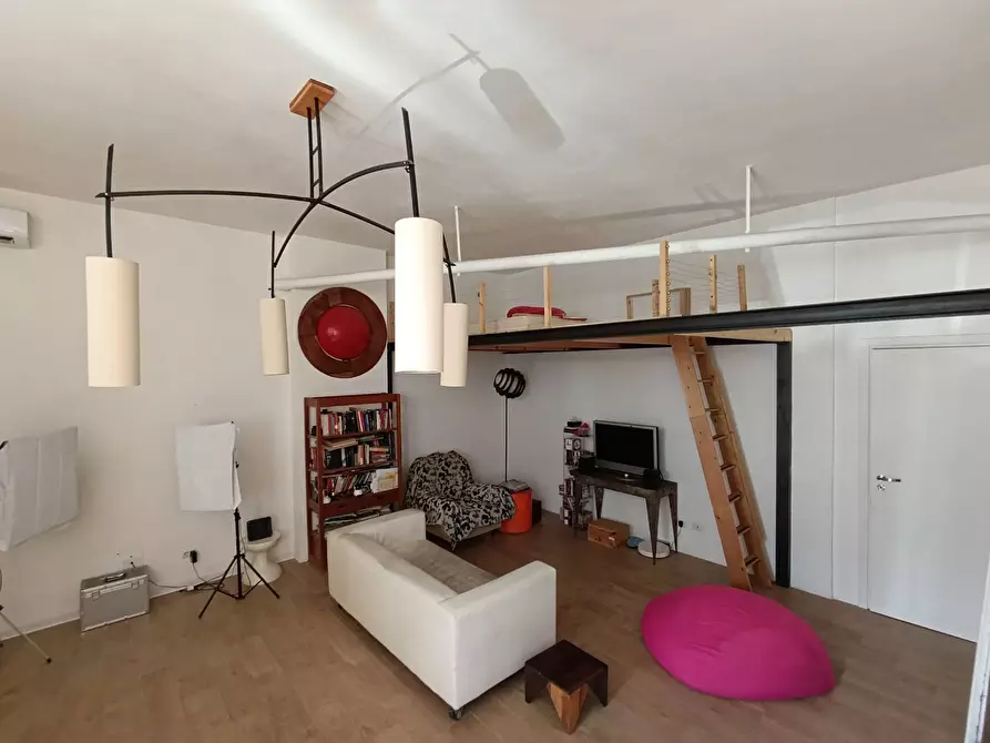 Immagine 6 di Loft/Open space in vendita  in Via Del Fosso Di Santa Maura a Roma