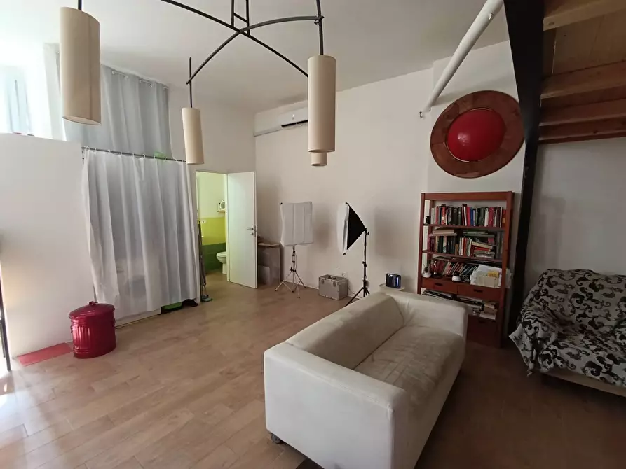 Immagine 18 di Loft/Open space in vendita  in Via Del Fosso Di Santa Maura a Roma