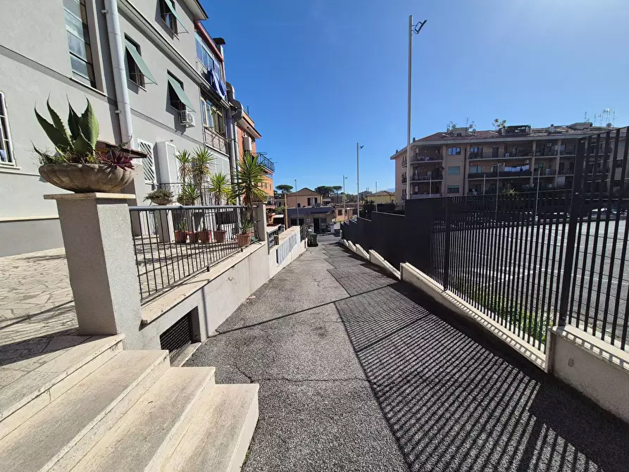 Immagine 28 di Appartamento in vendita  in via di carcaricola a Roma