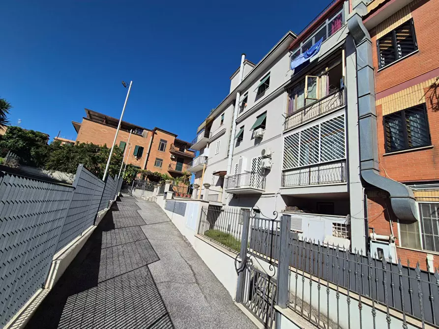 Immagine 30 di Appartamento in vendita  in via di carcaricola a Roma