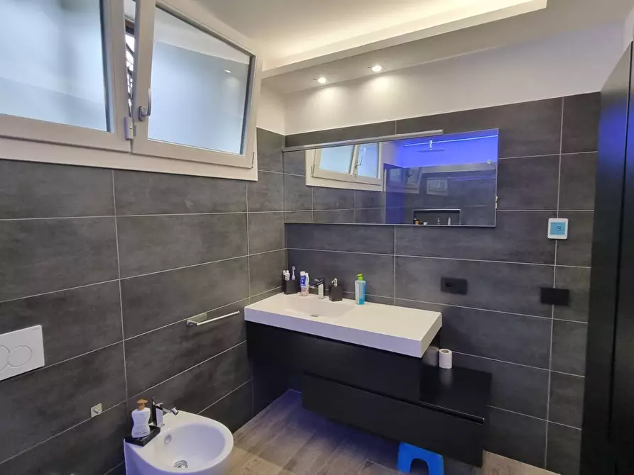 Immagine 22 di Villetta a schiera in vendita  in Via Del Fosso Di Santa Maura a Roma