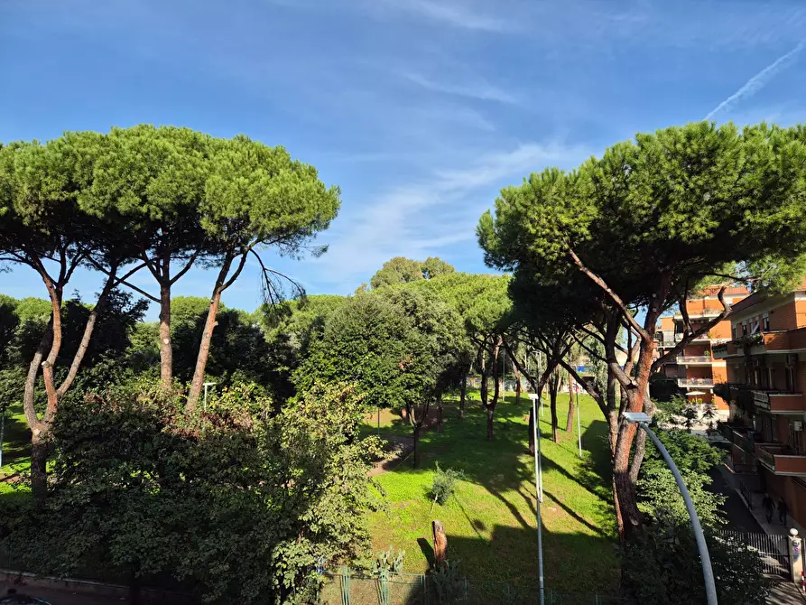 Immagine 1 di Appartamento in vendita  in Via dei Ginepri a Roma