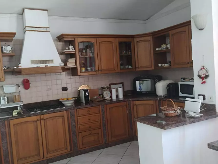 Immagine 1 di Villa in vendita  in via casal Bianco a Guidonia Montecelio