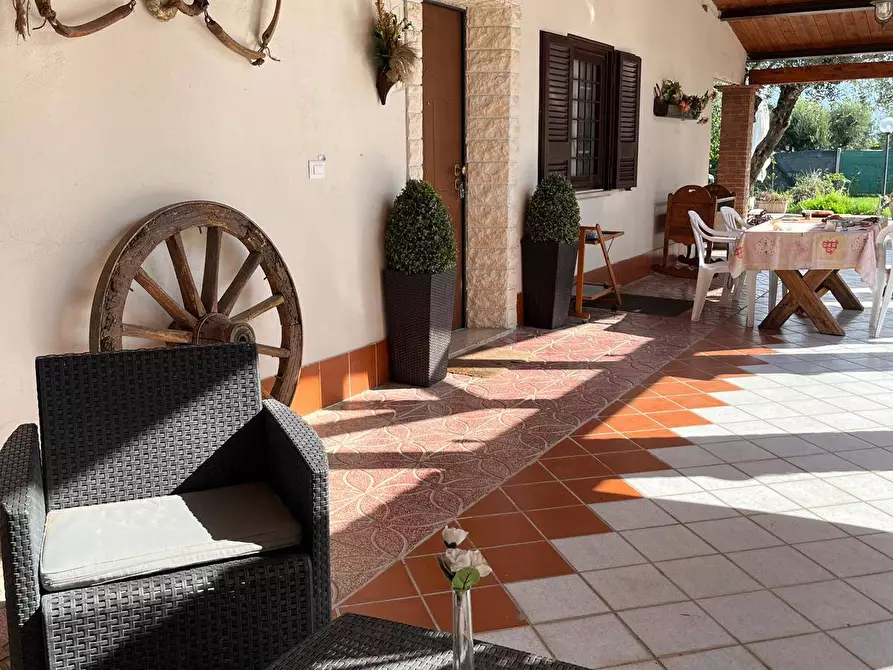 Immagine 21 di Villa in vendita  in via casal Bianco a Guidonia Montecelio