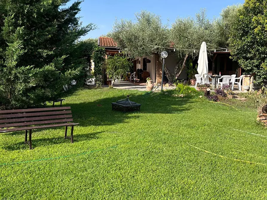 Immagine 25 di Villa in vendita  in via casal Bianco a Guidonia Montecelio