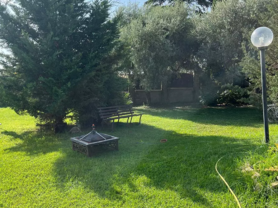 Immagine 27 di Villa in vendita  in via casal Bianco a Guidonia Montecelio