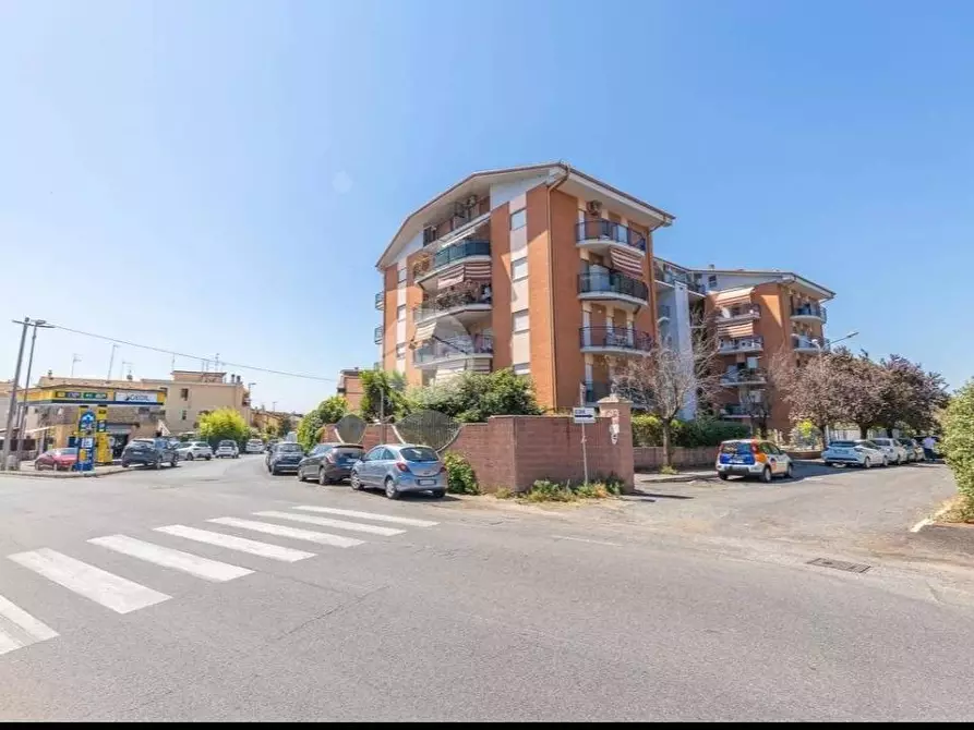 Immagine 8 di Appartamento in vendita  in Via Dell'unione a Guidonia Montecelio