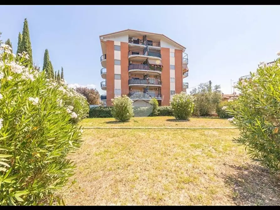 Immagine 11 di Appartamento in vendita  in Via Dell'unione a Guidonia Montecelio