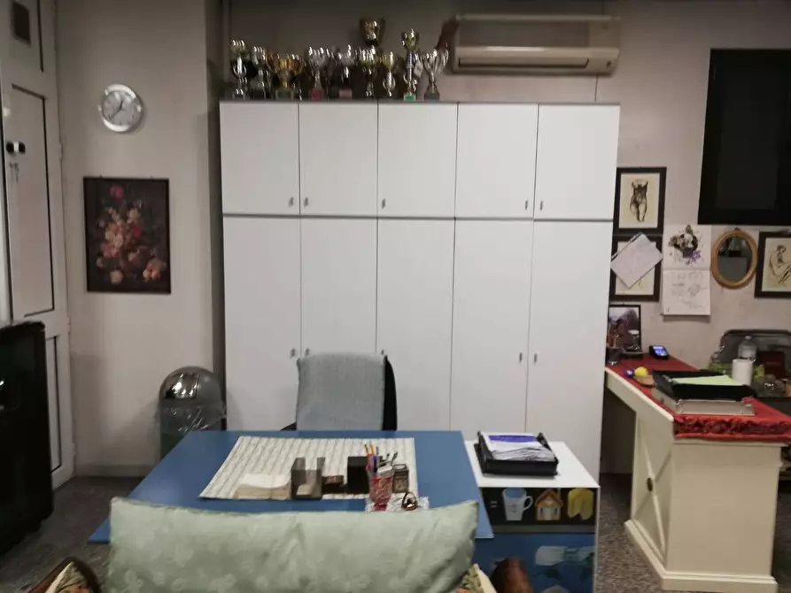 Immagine 30 di Locale commerciale in vendita  in via sciadonna a Frascati