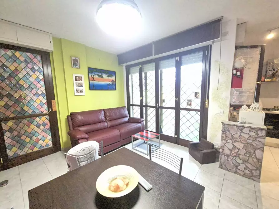 Immagine 5 di Appartamento in vendita  in Via Furnari a Roma