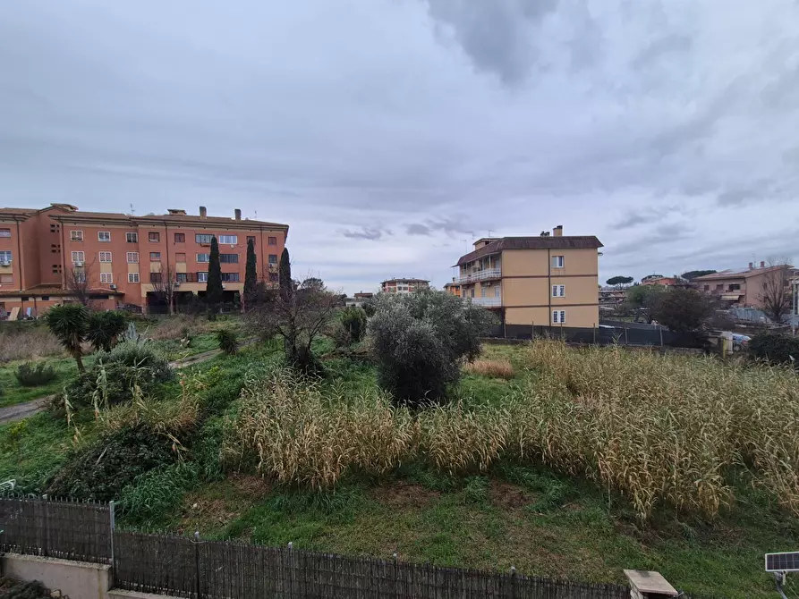 Immagine 21 di Appartamento in vendita  in Via Furnari a Roma