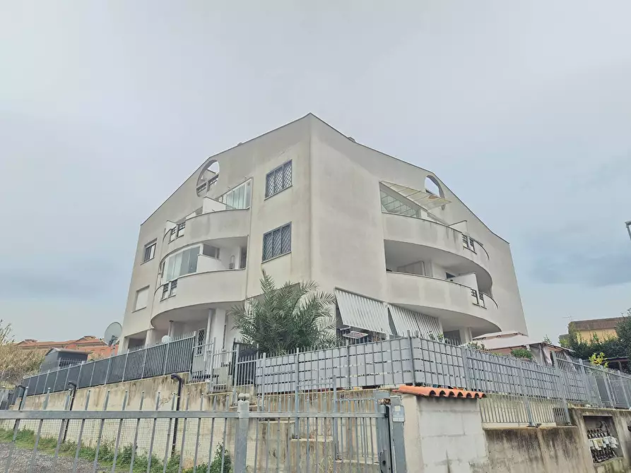 Immagine 27 di Appartamento in vendita  in Via Furnari a Roma