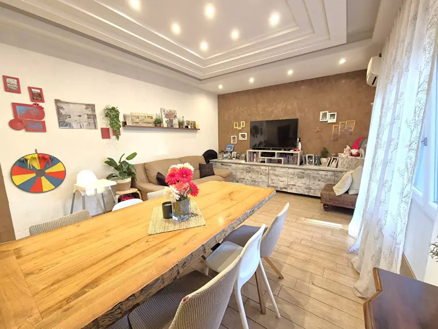 Immagine 4 di Appartamento in vendita  in Via Acquaroni a Roma