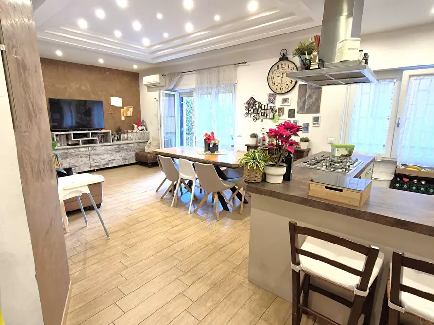 Immagine 7 di Appartamento in vendita  in Via Acquaroni a Roma