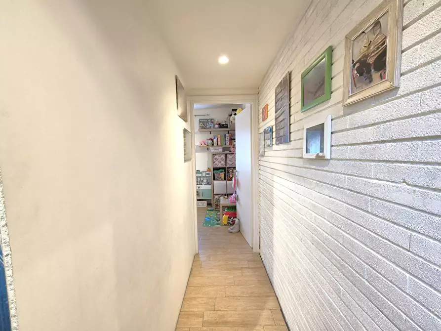 Immagine 9 di Appartamento in vendita  in Via Acquaroni a Roma