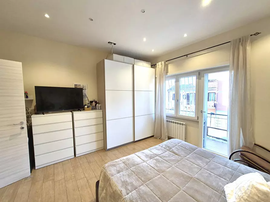 Immagine 15 di Appartamento in vendita  in Via Acquaroni a Roma