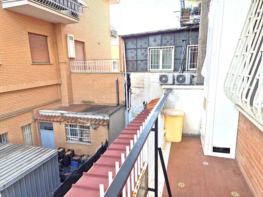 Immagine 23 di Appartamento in vendita  in Via Acquaroni a Roma