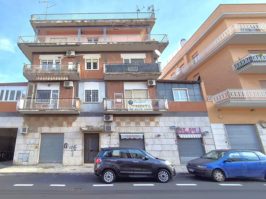 Immagine 28 di Appartamento in vendita  in Via Acquaroni a Roma