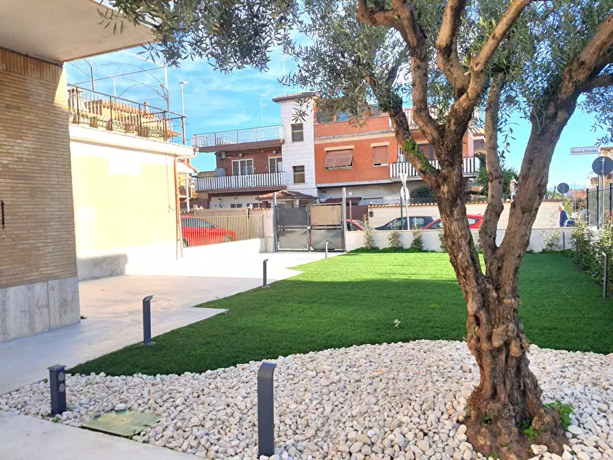 Immagine 5 di Appartamento in vendita  in Via Randazzo a Roma