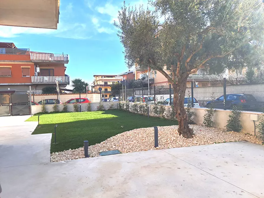 Immagine 7 di Appartamento in vendita  in Via Randazzo a Roma