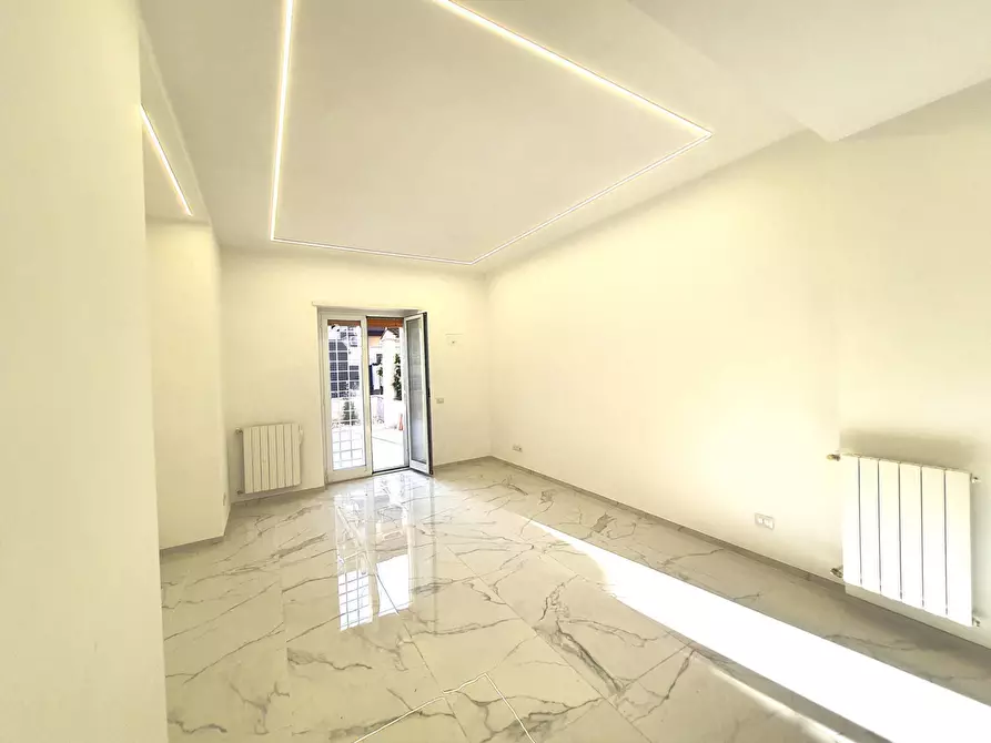Immagine 21 di Appartamento in vendita  in Via Randazzo a Roma