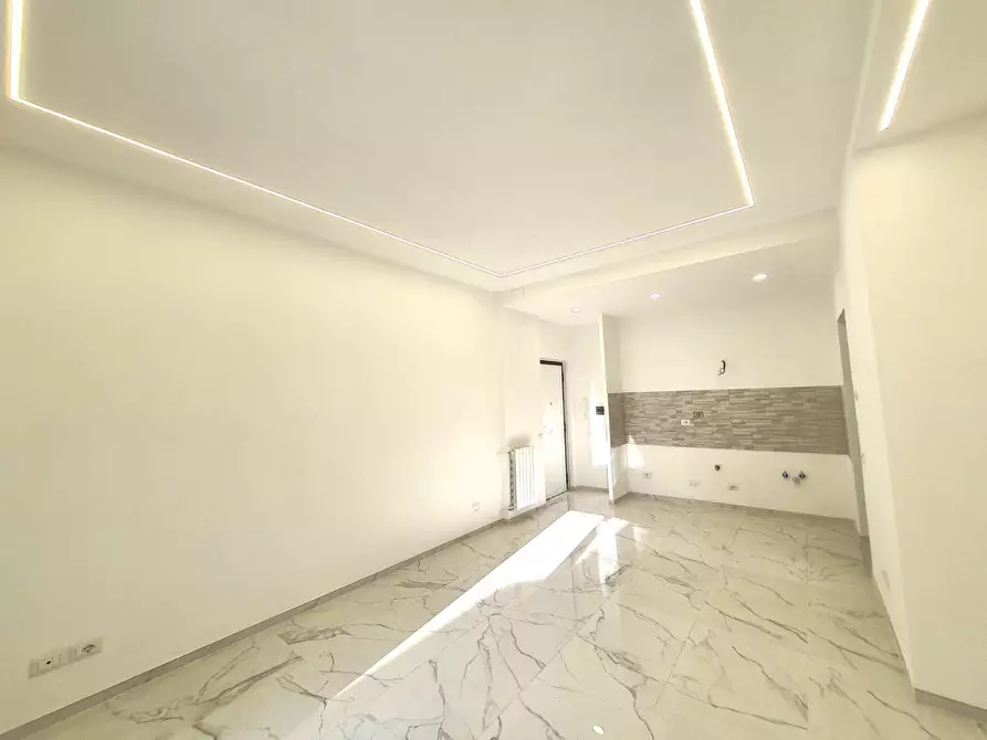 Immagine 23 di Appartamento in vendita  in Via Randazzo a Roma