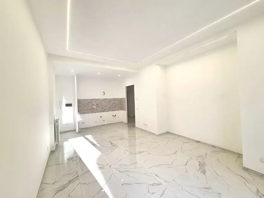 Immagine 24 di Appartamento in vendita  in Via Randazzo a Roma