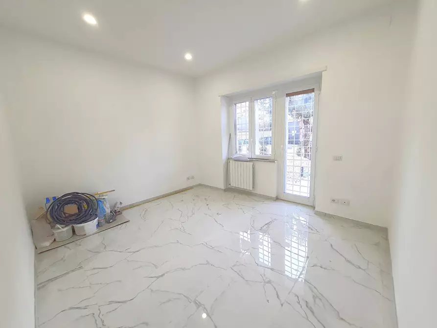 Immagine 27 di Appartamento in vendita  in Via Randazzo a Roma