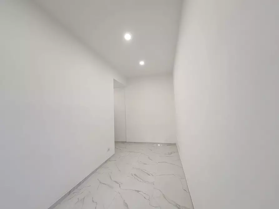 Immagine 30 di Appartamento in vendita  in Via Randazzo a Roma