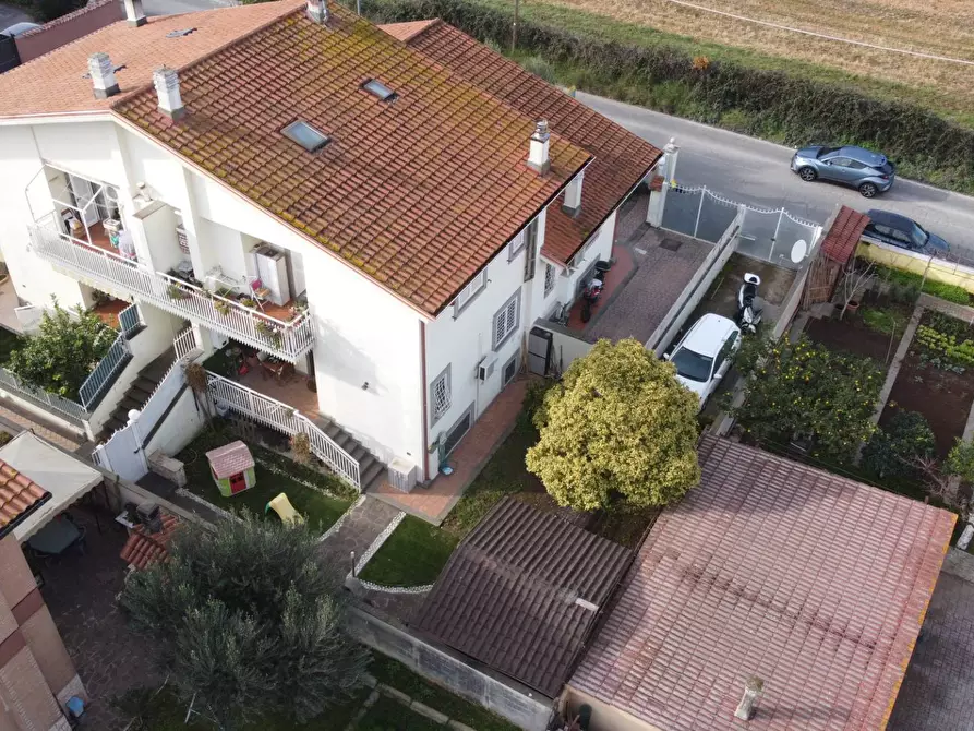 Immagine 2 di Appartamento in vendita  in Via Scillato a Roma