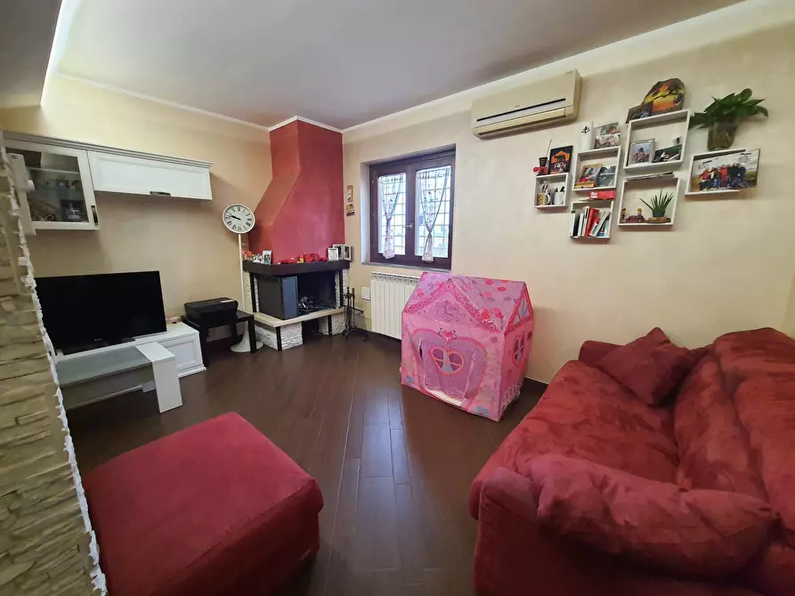 Immagine 4 di Appartamento in vendita  in Via Scillato a Roma