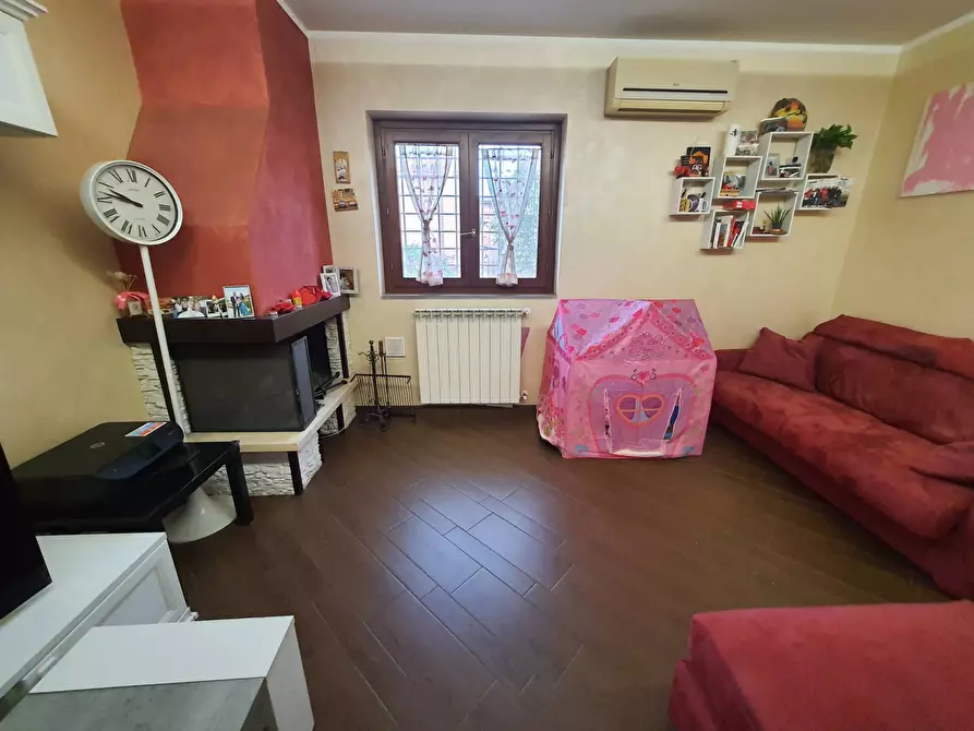 Immagine 5 di Appartamento in vendita  in Via Scillato a Roma