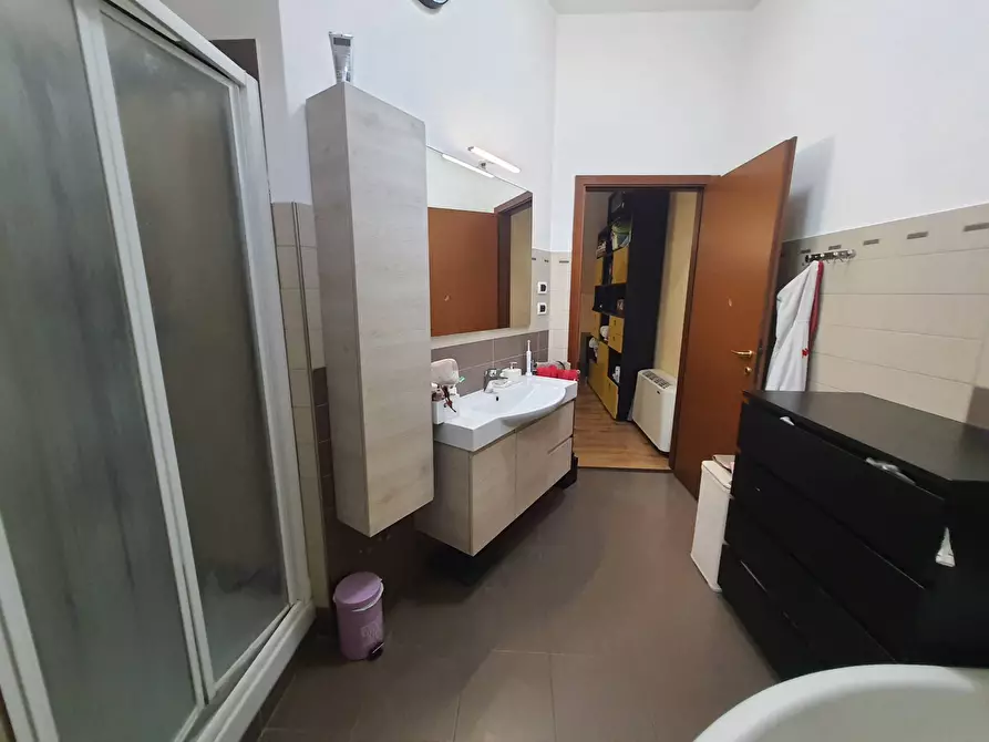 Immagine 30 di Appartamento in vendita  in Via Scillato a Roma