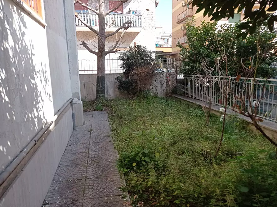 Immagine 25 di Appartamento in vendita  in Via Carlentini a Roma