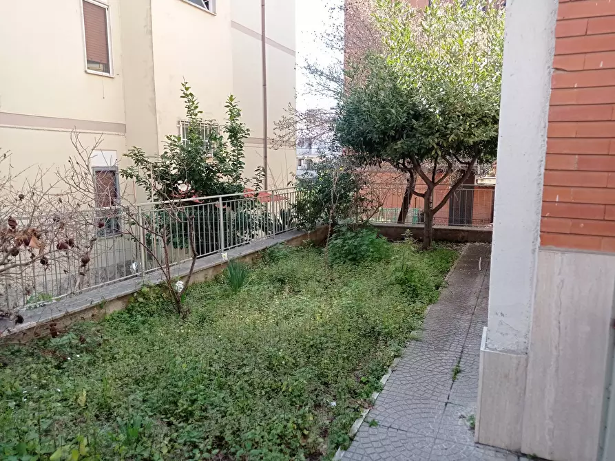 Immagine 26 di Appartamento in vendita  in Via Carlentini a Roma