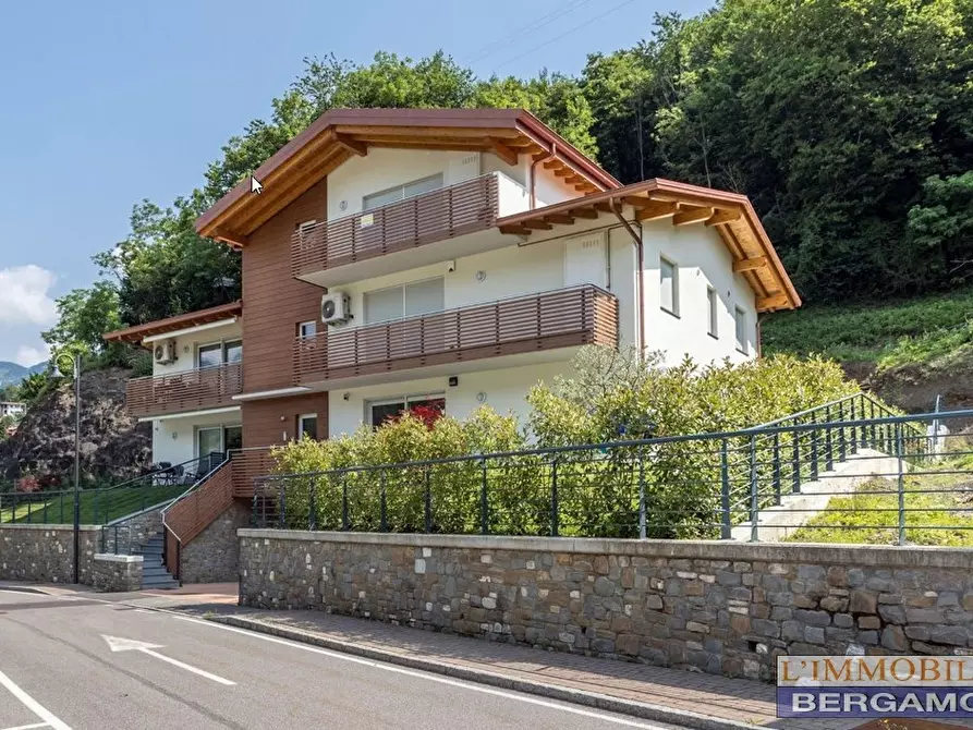 Immagine 18 di Appartamento in vendita  in via Rossini a Sant'omobono Terme